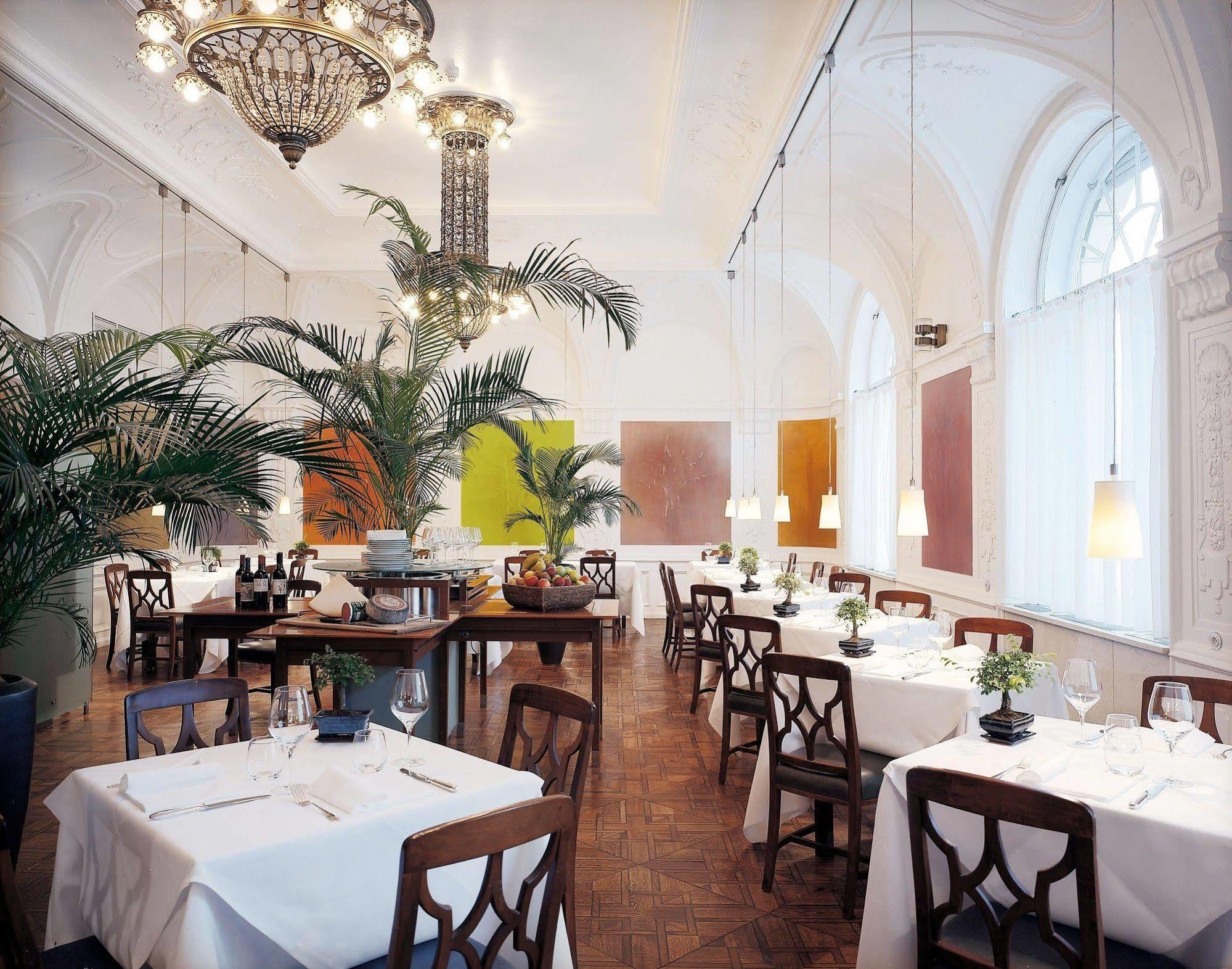 Hotel Greif, A Member Of Design Hotels Bolzano Ngoại thất bức ảnh
